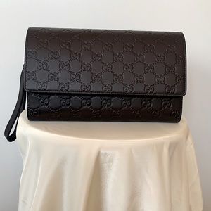 Timeless Authentic Gucci Wristlet Clutch!  Last price drop! Amazing bag!